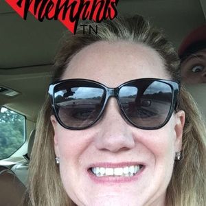 Meet your Posher, Rhonda